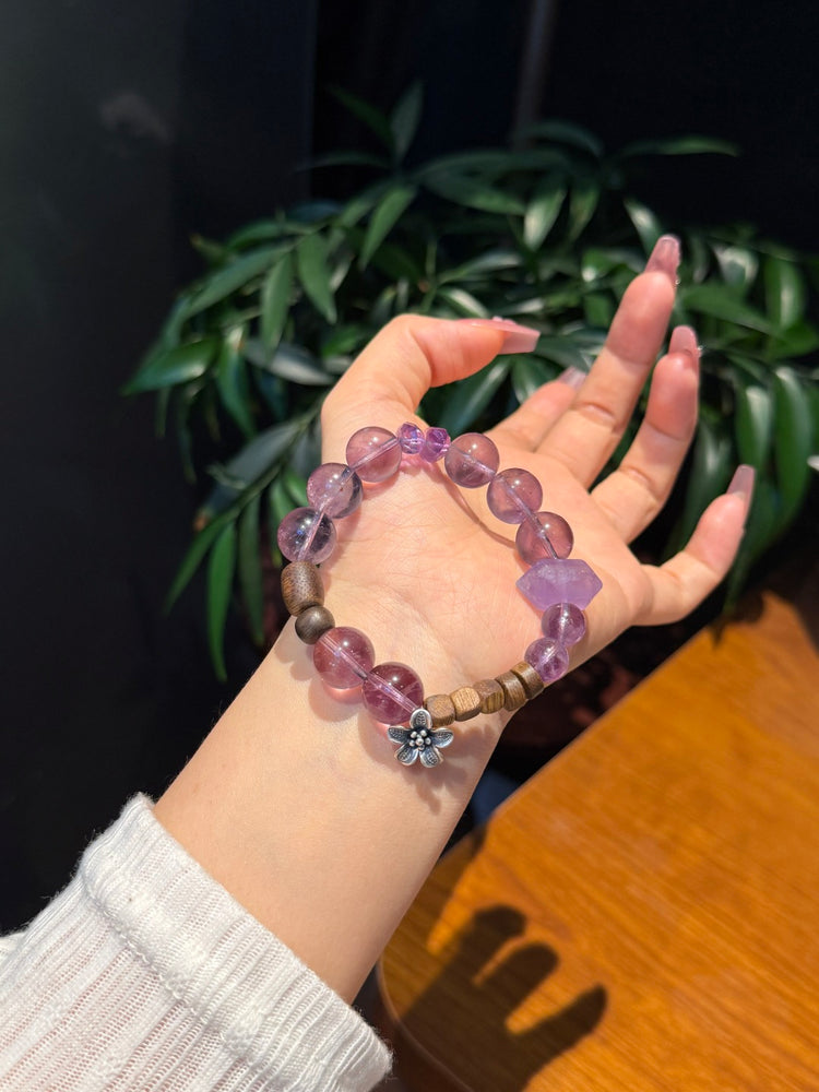 Deep Amethyst & Sandalwood Feng Shui Bracelet – Wisdom & Auspicious Momentum